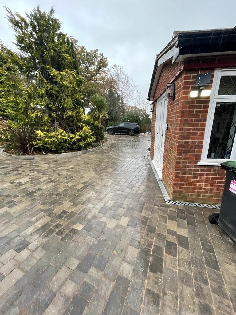 E&M BUILDERS LTD